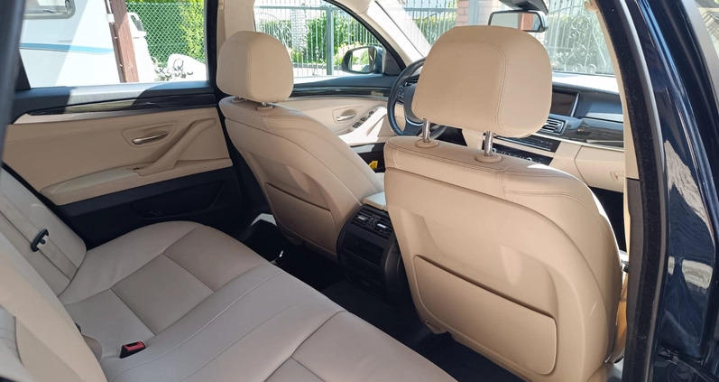 BMW Seria 5 cena 68000 przebieg: 176000, rok produkcji 2015 z Biała małe 121